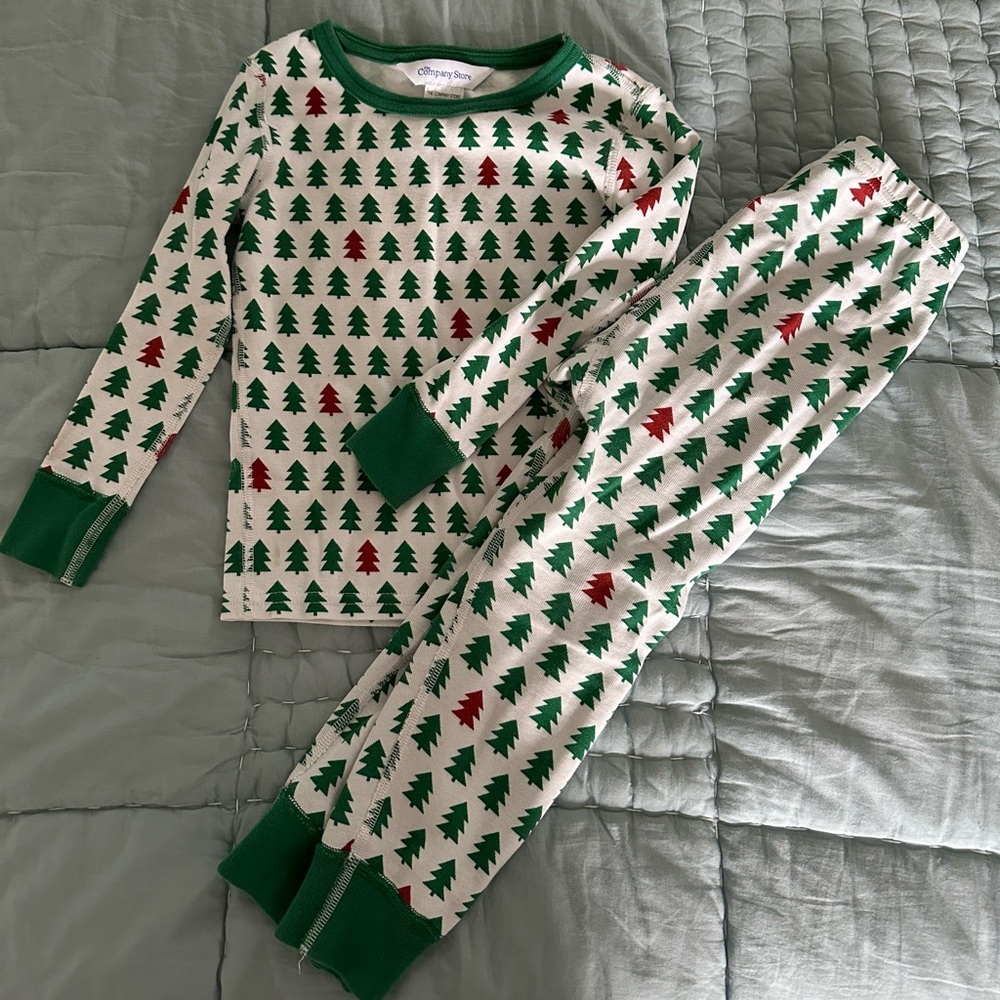 The Company Store 4T snug-fit Holiday/Winter PJ set